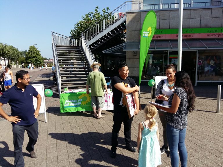 GRÜNE Mülheim werben für Stop-TTIP/CETA-Demo in Köln