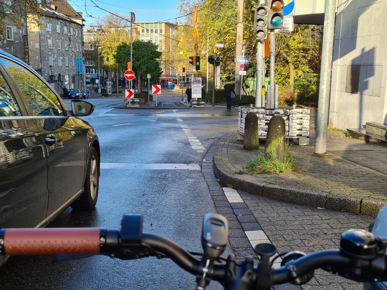 Meilenstein für die Verkehrswende: Baubeschluss zu neuem Radweg auf der Kaiserstraße im nächsten Mobilitätsausschuss